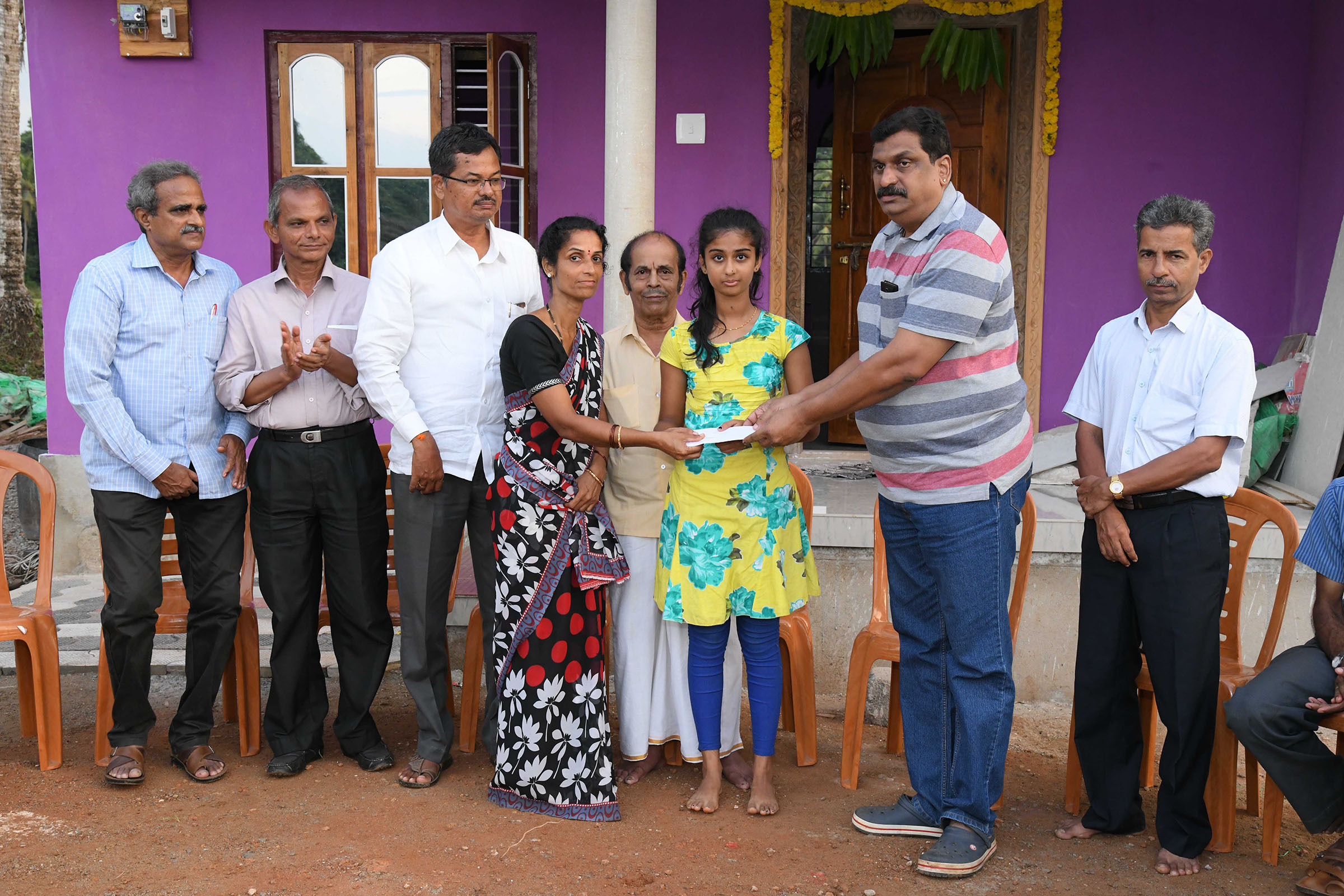 ಒಂತಿಬೆಟ್ಟು: ವಿದ್ಯಾರ್ಥಿನಿಗೆ ಮನೆ ಹಸ್ತಾಂತರ